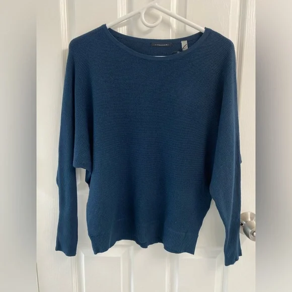 T Tahari sweater - Women’s M - NWT - Picture 1 of 4
